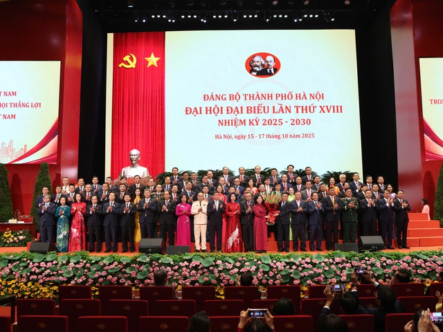 Đại hội đại biểu Đảng bộ Tp.Hà Nội lần thứ XVIII thành công tốt đẹp- Ảnh 1. Đại hội đại biểu Đảng bộ Tp.Hà Nội lần thứ XVIII thành công tốt đẹp- Ảnh 1.