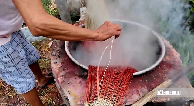 Làng chiếu Định Yên: Gian nan mưu sinh nhưng không đành buông tay- Ảnh 14.
