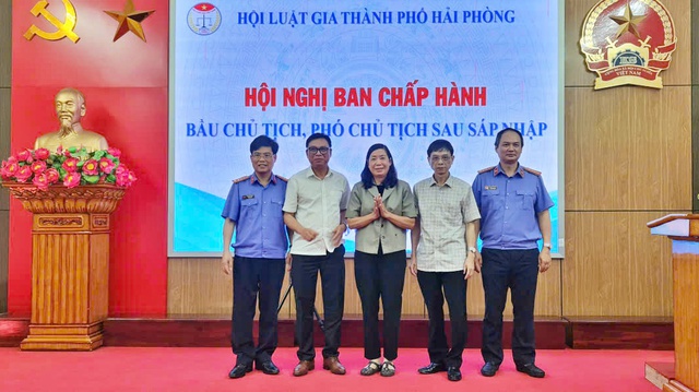 Bà Nguyễn Thị Mai được bầu là Chủ tịch Hội Luật gia Tp.Hải Phòng- Ảnh 2.
