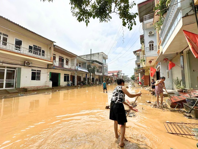 Lào Cai: Tạm dừng, điều chỉnh tour du lịch tại khu vực nguy hiểm- Ảnh 1.