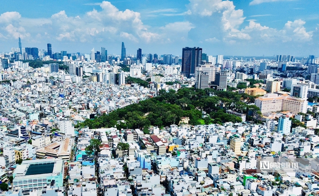 Khu “tam giác vàng” trung tâm Tp.HCM chờ hồi sinh- Ảnh 1. Khu “tam giác vàng” trung tâm Tp.HCM chờ hồi sinh- Ảnh 1.