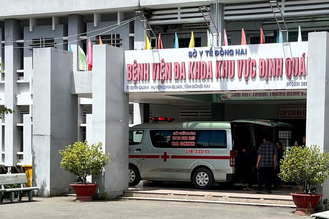 Đang rửa nhà, người đàn ông đột ngột ngã xuống nền, tử vong - Ảnh 1.