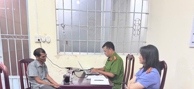 Điều tra vụ người đàn ông nhiều lần xâm hại bé gái 10 tuổi- Ảnh 1. Điều tra vụ người đàn ông nhiều lần xâm hại bé gái 10 tuổi- Ảnh 1.