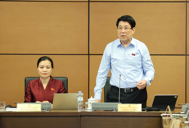 Cần quy định cụ thể tiêu chuẩn, chính sách đãi ngộ với viên chức - Ảnh 2.
