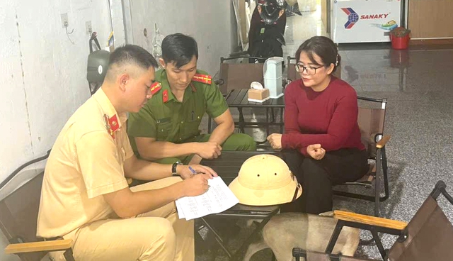 Đà Nẵng: Công an “đi từng nhà, rà từng xe” làm sạch dữ liệu đăng ký phương tiện- Ảnh 2. Đà Nẵng: Công an “đi từng nhà, rà từng xe” làm sạch dữ liệu đăng ký phương tiện- Ảnh 2.
