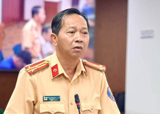 Tp.HCM siết chặt xe máy leo lề, không còn “luật rừng” trên đường phố - Ảnh 1.