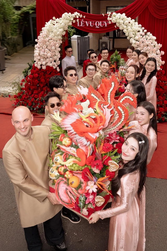 Dàn phù dâu "cực chất" trong lễ vu quy của nàng Hậu Chế Nguyễn Quỳnh Châu- Ảnh 3. Dàn phù dâu "cực chất" trong lễ vu quy của nàng Hậu Chế Nguyễn Quỳnh Châu- Ảnh 3.