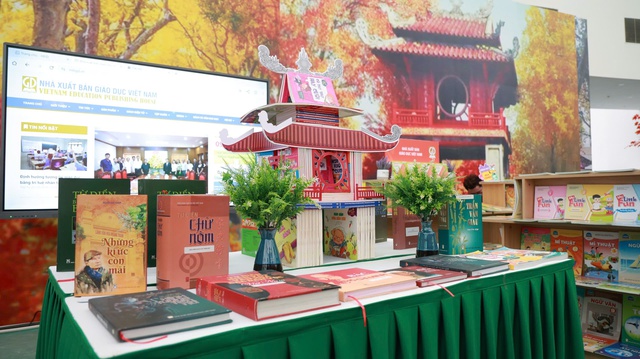 Nhà xuất bản giáo dục Việt Nam tham gia Hội chợ Mùa thu 2025- Ảnh 3. Nhà xuất bản giáo dục Việt Nam tham gia Hội chợ Mùa thu 2025- Ảnh 3.