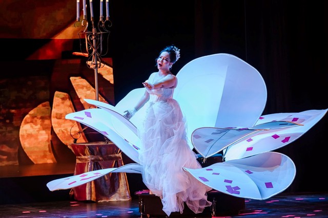Khán giả Hà Nội đắm chìm trong bản tình ca bi tráng La Traviata - Ảnh 4.