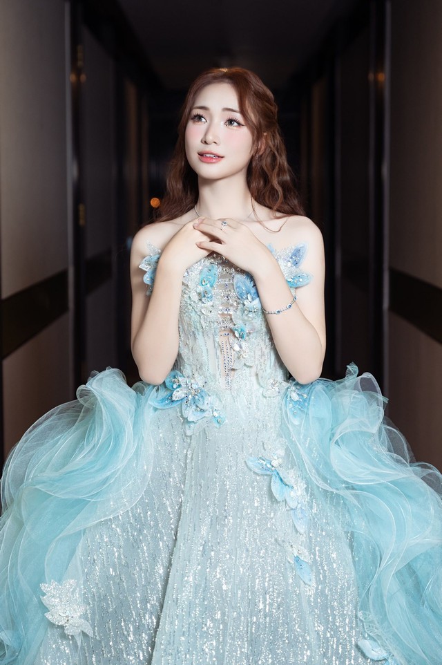 Ca sĩ Hòa Minzy tiết lộ việc sắp "lên xe hoa" và hé lộ dàn khách mời "siêu khủng" - Ảnh 1.