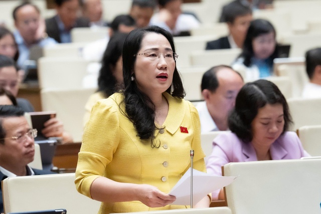 ĐBQH: Xây dựng bộ SGK có thể tái sử dụng được nhiều năm, tránh lãng phí - Ảnh 1.