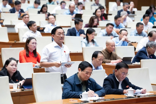 ĐBQH đề nghị tăng lương cơ sở cho cán bộ, công chức ngay từ 1/1/2026 - Ảnh 1.