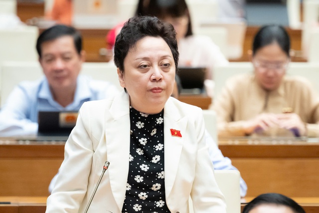 ĐBQH đề xuất chế tài xử phạt nặng với người hành hung nhân viên y tế - Ảnh 1.