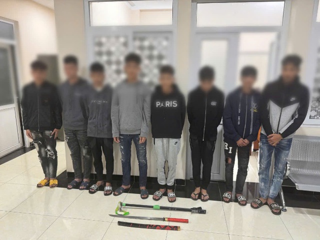 Ngăn chặn, bắt giữ các đối tượng mang hung khí đánh nhau - Ảnh 1.