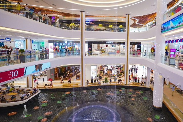 Vincom Retail: Lợi nhuận tăng gần 52%, hoàn thành hơn 80% kế hoạch năm 2025- Ảnh 1.