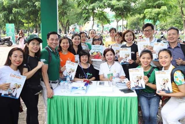 Chuyên gia dinh dưỡng đầu ngành khuyến khích hàng nghìn người dân thay đổi các thói quen tích cực - Ảnh 3.