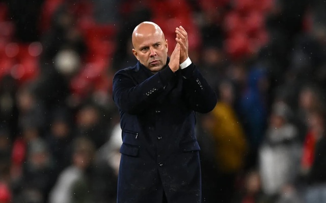 Liverpool sa thải HLV Arne Slot sau khi bị loại khỏi Carabao Cup? - Ảnh 1. Liverpool sa thải HLV Arne Slot sau khi bị loại khỏi Carabao Cup? - Ảnh 1.