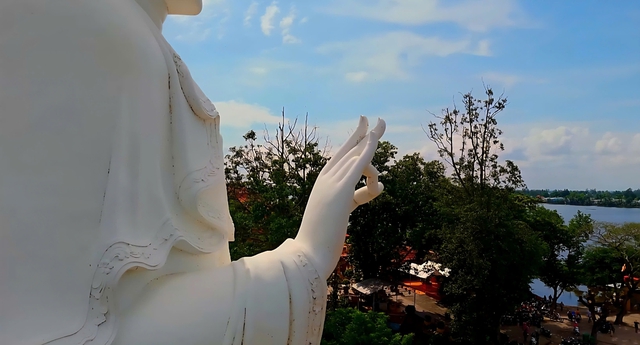 Chiêm ngưỡng ngôi chùa “nổi” giữa nước ở miền Tây- Ảnh 4. Chiêm ngưỡng ngôi chùa “nổi” giữa nước ở miền Tây- Ảnh 4.