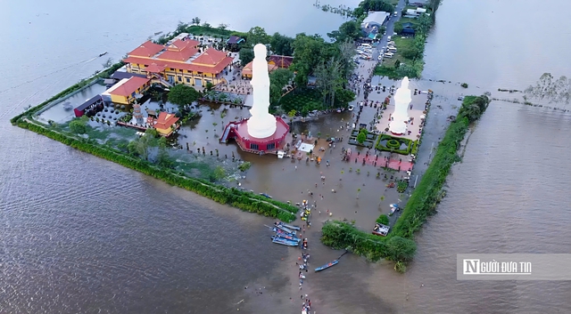 Chiêm ngưỡng ngôi chùa “nổi” giữa nước ở miền Tây- Ảnh 1. Chiêm ngưỡng ngôi chùa “nổi” giữa nước ở miền Tây- Ảnh 1.