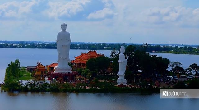 Chiêm ngưỡng ngôi chùa “nổi” giữa nước ở miền Tây- Ảnh 2. Chiêm ngưỡng ngôi chùa “nổi” giữa nước ở miền Tây- Ảnh 2.