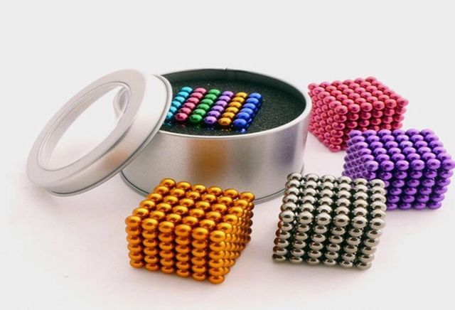 Bé trai 13 tuổi đau bụng dữ dội, bác sĩ gắp ra thứ "đáng sợ" bên trong - Ảnh 2.