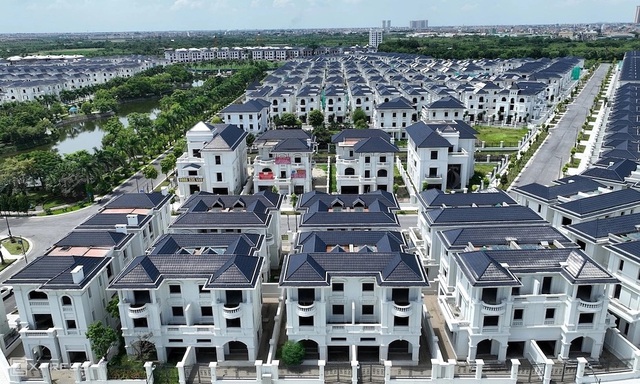 Giá nhà tại Hà Nội, Tp.HCM tăng mạnh: Chung cư 95–180 triệu/m2, biệt thự lên tới 500 triệu/m2- Ảnh 1. Giá nhà tại Hà Nội, Tp.HCM tăng mạnh: Chung cư 95–180 triệu/m2, biệt thự lên tới 500 triệu/m2- Ảnh 1.