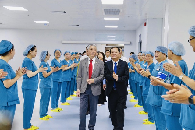 Tp.HCM: Hướng tới nền y tế nhân văn, hiện đại và bền vững - Ảnh 2.