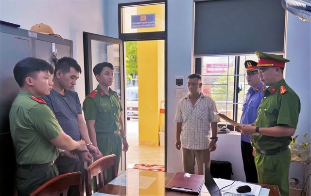 Bắt kẻ phóng hỏa đốt nhà khiến 2 người tử vong vì ghen tuông- Ảnh 1. Bắt kẻ phóng hỏa đốt nhà khiến 2 người tử vong vì ghen tuông- Ảnh 1.