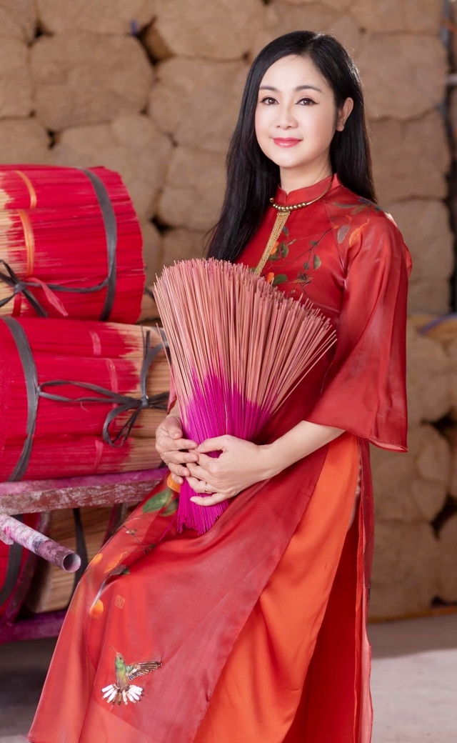 Mỹ nhân kiêu sa của điện ảnh Việt, tuổi U60 nhan sắc vượt thời gian, cuộc sống viên mãn - Ảnh 8.