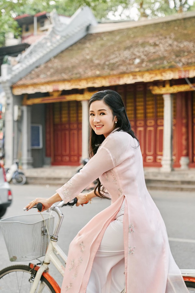 Mỹ nhân kiêu sa của điện ảnh Việt, tuổi U60 nhan sắc vượt thời gian, cuộc sống viên mãn - Ảnh 9.