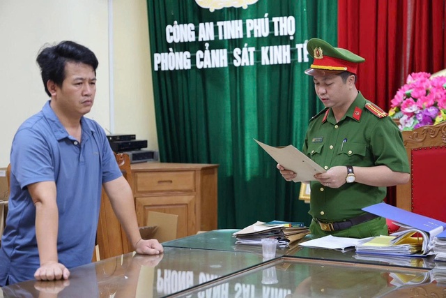 Bắt giam hai giám đốc sản xuất hàng triệu bình chữa cháy giả- Ảnh 1.