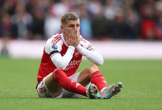 Arsenal trả giá đắt cho trận thắng West Ham- Ảnh 1.