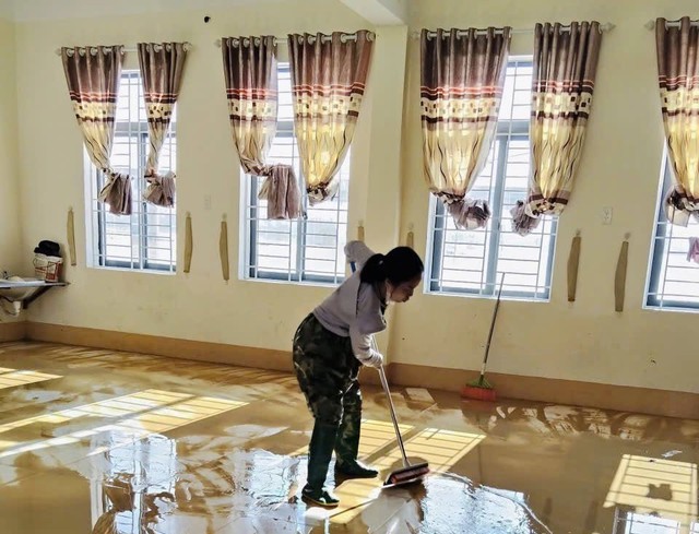 Hà Tĩnh: Chạy đua với thời gian “nước rút đến đâu, dọn bùn đến đó”- Ảnh 4.
