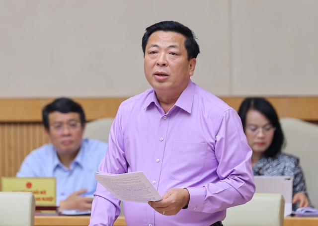 Bộ trưởng Xây dựng: Có thể hoàn thành 82.000 căn nhà ở xã hội trong 2025 - Ảnh 1.