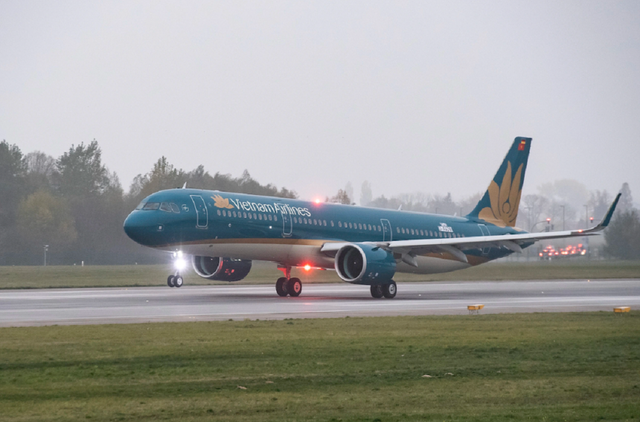 Vietnam Airlines điều chỉnh kế hoạch khai thác do ảnh hưởng của bão số 11- Ảnh 1.