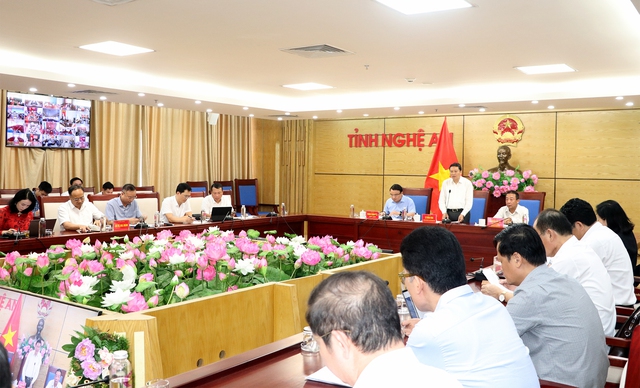 Chuyển đổi mô hình chính quyền, bão lũ... ảnh hưởng tiến độ giải ngân đầu tư công Nghệ An- Ảnh 1.