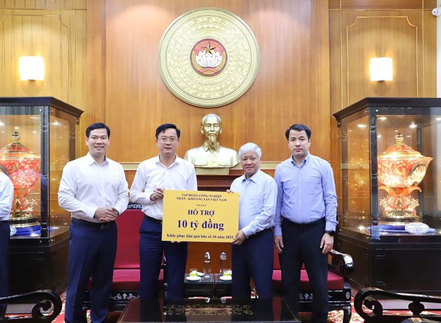 Hơn 752 tỷ đồng ủng hộ đồng bào khắc phục hậu quả bão số 10- Ảnh 2.