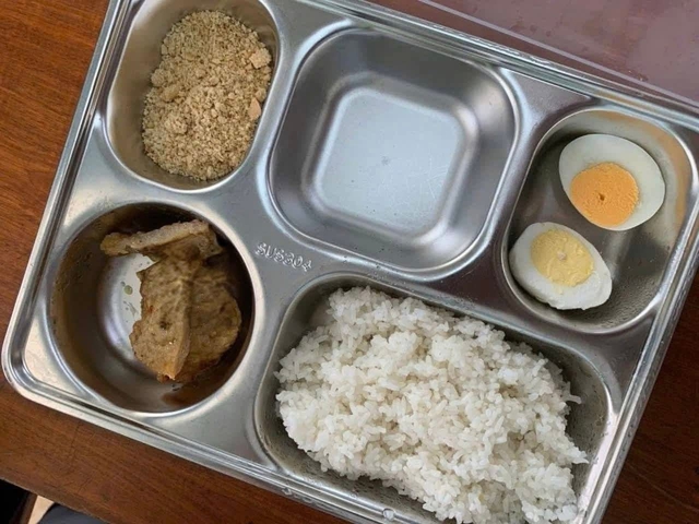 Hiệu trưởng báo cáo và viết thư xin lỗi sau bữa ăn 25.000 đồng gây xôn xao- Ảnh 2.