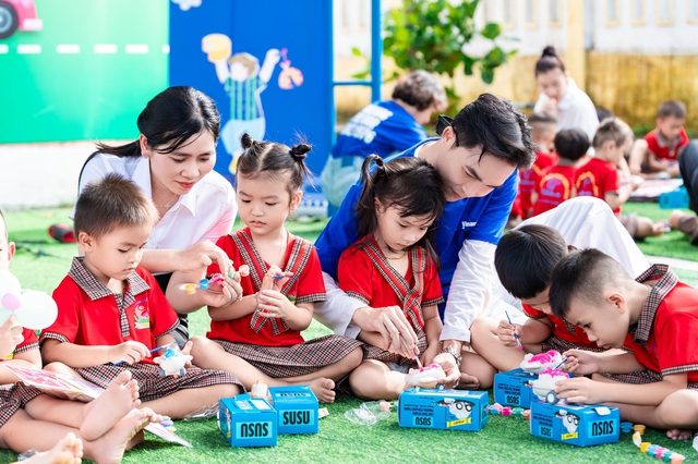 Vinamilk đồng hành mang Tết Trung thu đến hơn 10.000 trẻ em trên cả nước - Ảnh 2.