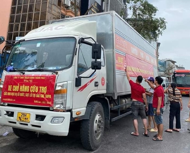 Đề nghị miễn phí đường bộ cho các phương tiện vận chuyển hàng cứu trợ bão lũ- Ảnh 1.