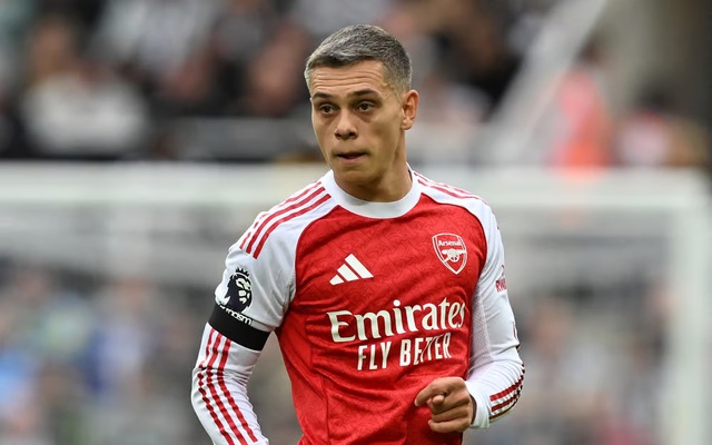 Trossard dập tắt tin đồn rời Arsenal - Ảnh 1. Trossard dập tắt tin đồn rời Arsenal - Ảnh 1.