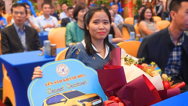 Khách hàng trúng 2 ô tô khi mua Yến sào Khánh Hoà- Ảnh 3. Khách hàng trúng 2 ô tô khi mua Yến sào Khánh Hoà- Ảnh 3.