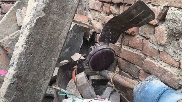 5 người trong gia đình tử vong khi mái nhà đổ sập trong đêm - Ảnh 1.