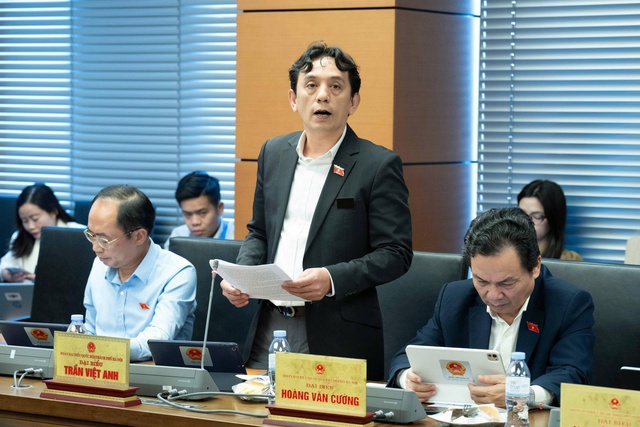 Giấy phép 25 ngành nghề bị loại bỏ, Bộ trưởng nói "vẫn chưa đủ", sẽ cắt giảm thêm - Ảnh 3.