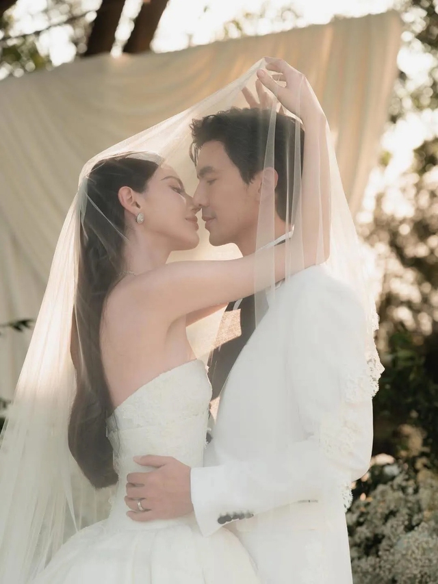 "Ma nữ đẹp nhất màn ảnh" chính thức lên xe hoa sau 7 năm hẹn hò - Ảnh 7.