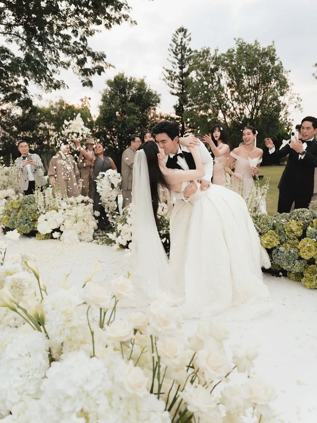 "Ma nữ đẹp nhất màn ảnh" chính thức lên xe hoa sau 7 năm hẹn hò - Ảnh 6.