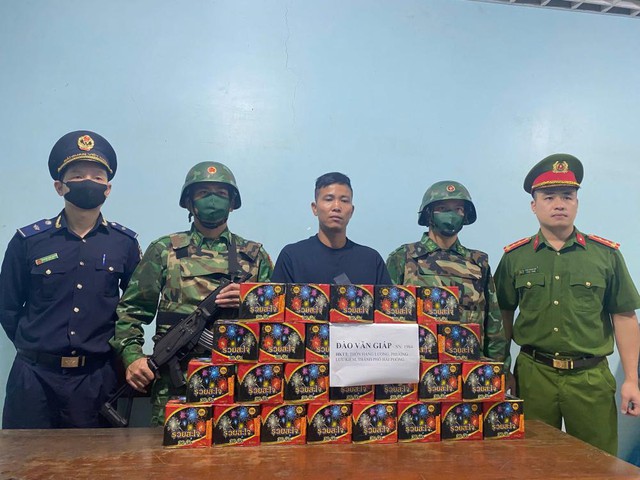 Hà Tĩnh: Triệt phá đường dây buôn bán pháo nổ trên không gian mạng- Ảnh 2.