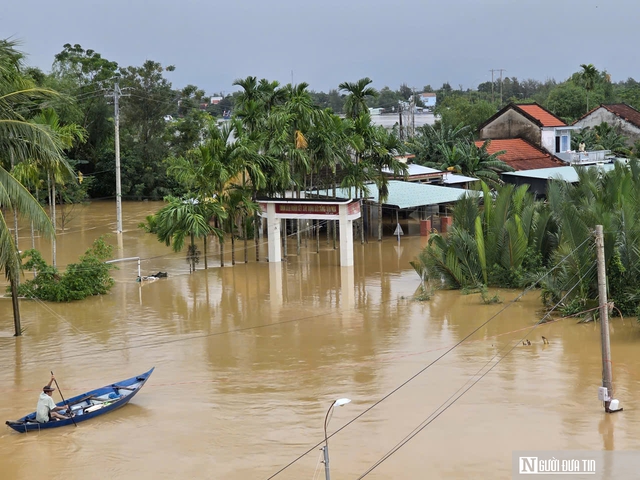 Đà Nẵng bàn bài học mưa lũ: Thiếu xuồng nhỏ, lệch dự báo - Ảnh 4.