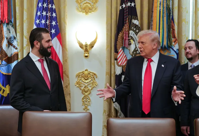 Ông Trump cam kết làm mọi thứ có thể để giúp Syria thành công - Ảnh 1.