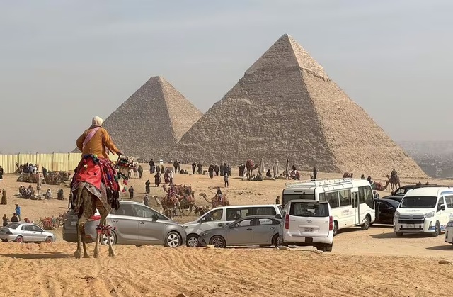 Phát hiện điều kỳ lạ bên trong kim tự tháp ở Ai Cập - Ảnh 1. Phát hiện điều kỳ lạ bên trong kim tự tháp ở Ai Cập - Ảnh 1.